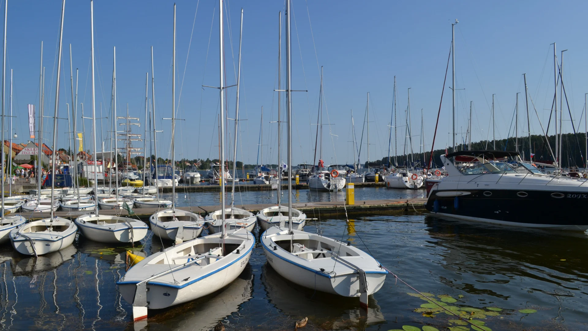 zwiedzanie Mazur samochodem