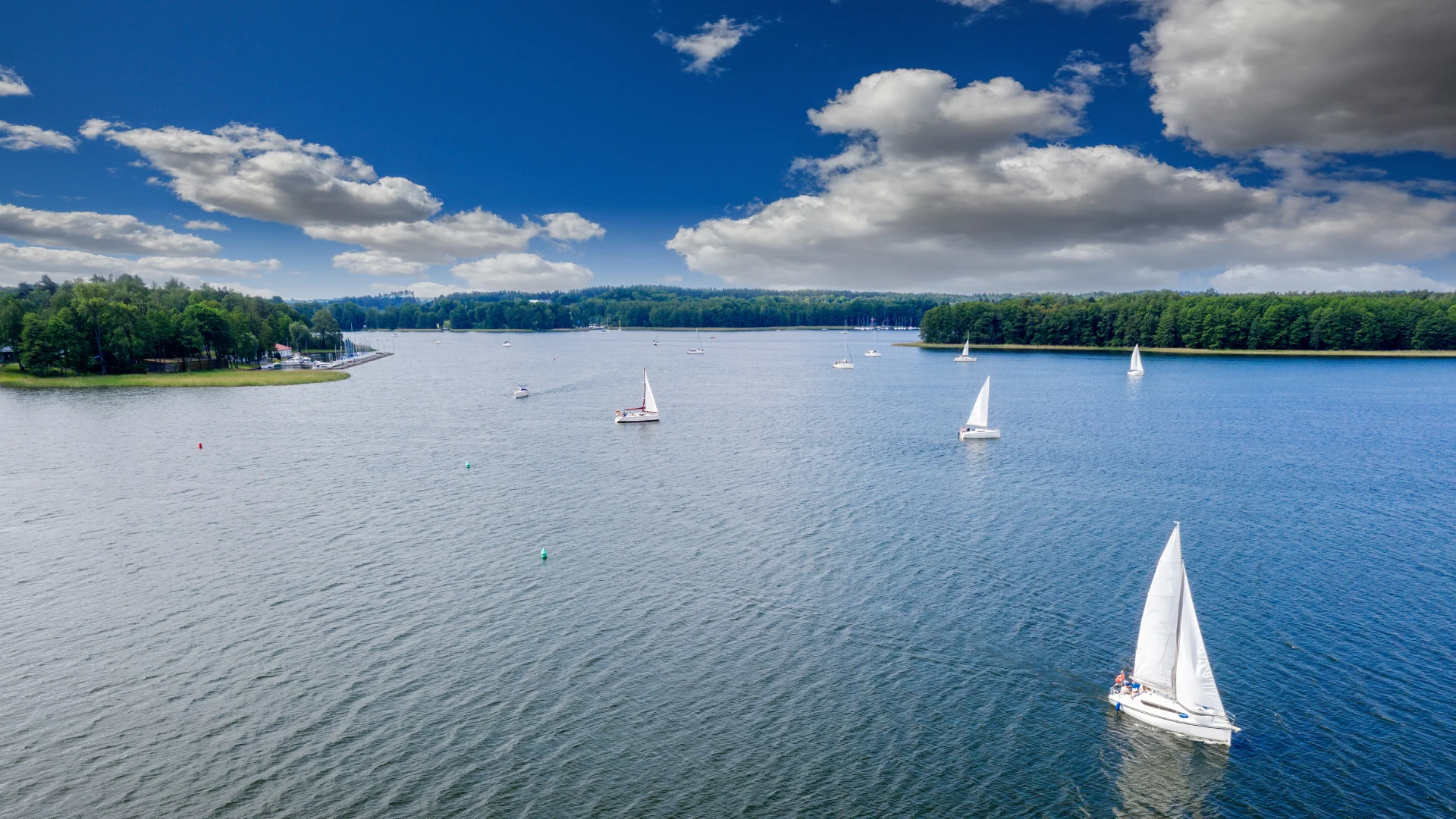 zwiedzanie Mazur samochodem